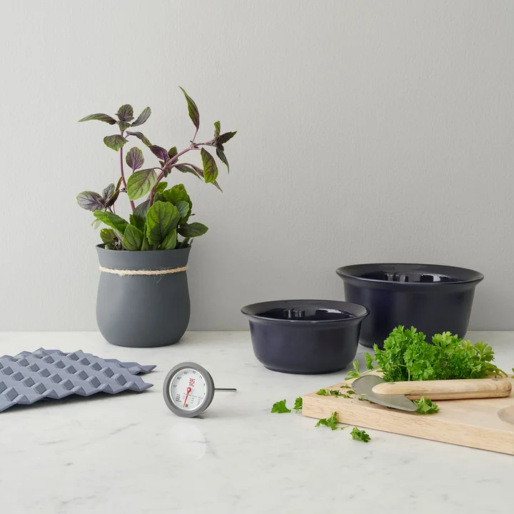 Cook & Serve Casserole dishes and hold-on potholders from Rig-Tig by Stelton