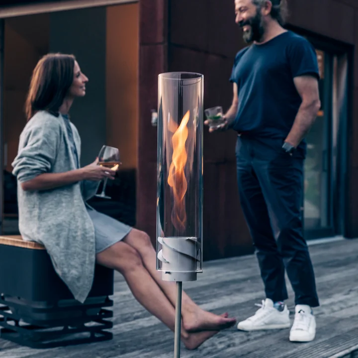 Spin table fire with earth spike from höfats