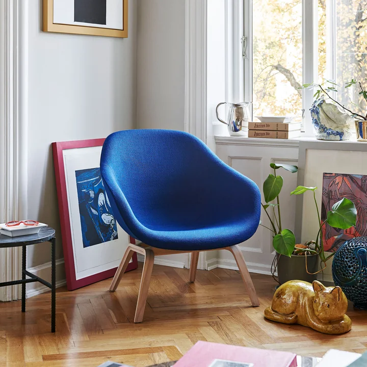 About A Lounge Chair AAL 83 and Rebar Side table round from HAY
