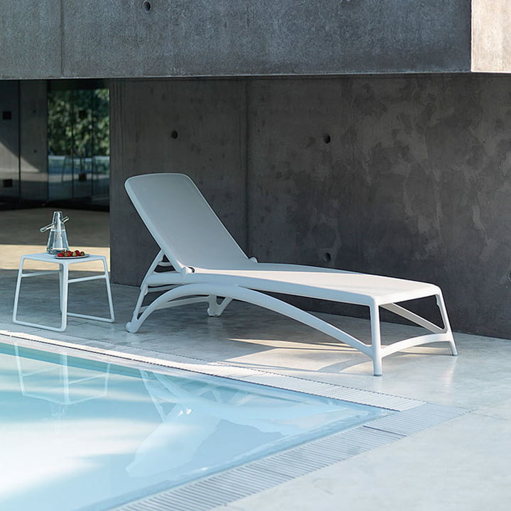 Atlantico Outdoor Lounger from Nardi at the pool