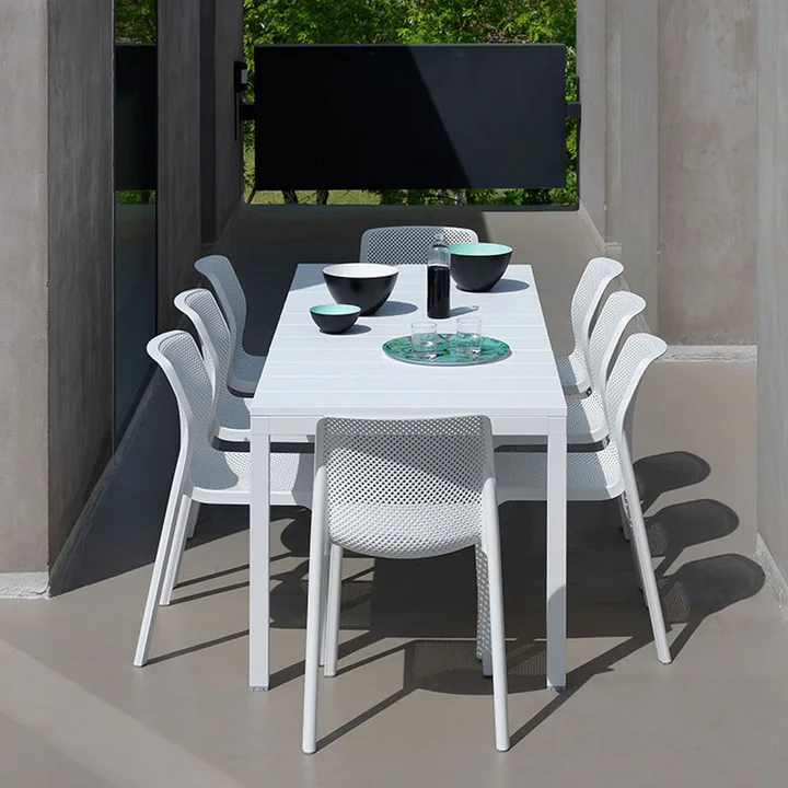 Bit Chair with Rio extendable table from Nardi on the terrace