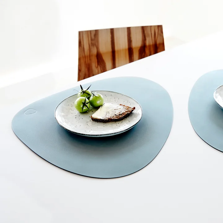 Table set Curve L by Lind DNA in Nupo light blue