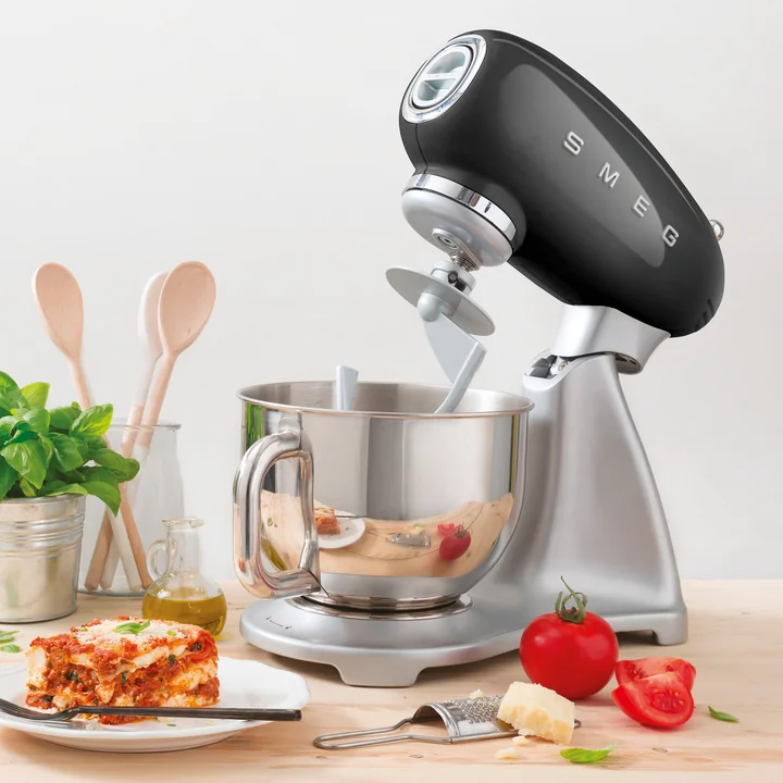 Food processor SMF02 in black by Smeg