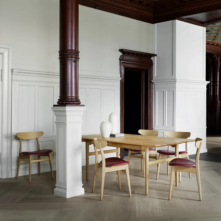 CH30P chair from Carl Hansen at the dining table