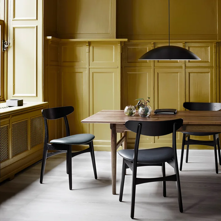 CH30P chair from Carl Hansen at the dining table