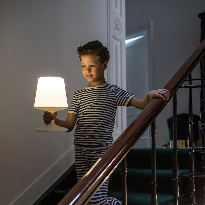 Light to go cordless table lamp in cotton white by Koziol 