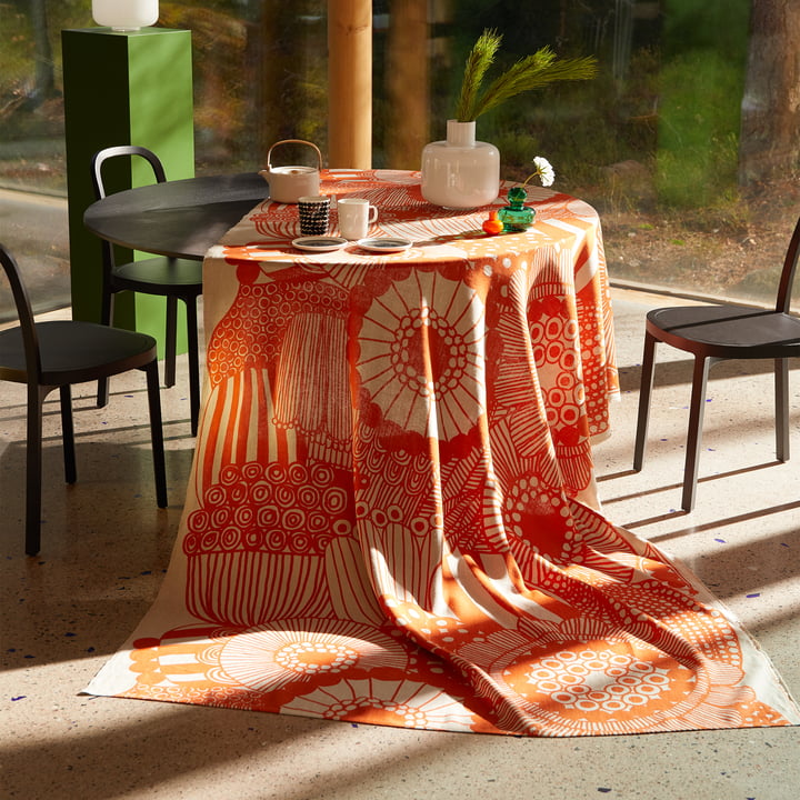 Siirtolapuutarha tablecloth 140 x 280 cm from Marimekko in orange / beige