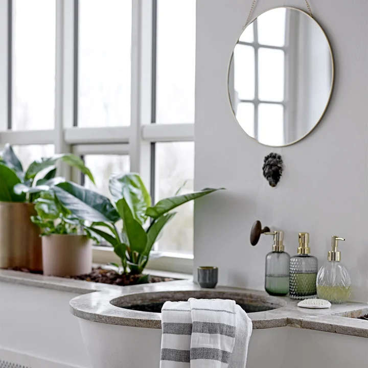 Wall mirror with chain suspension Ø 38 cm from Bloomingville in gold