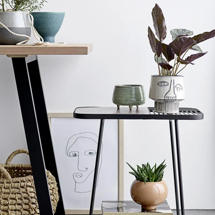 Stoneware planter with face of Bloomingville