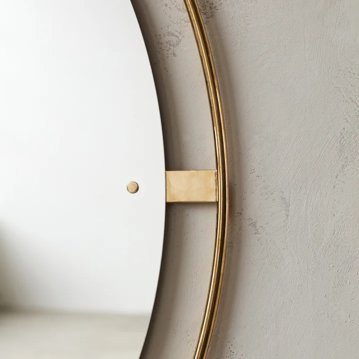 Nimbus mirror, polished brass from Audo in detail
