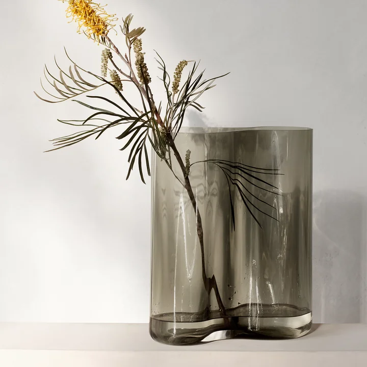 Aer Vase H 33 cm, smoke from Audo with flower