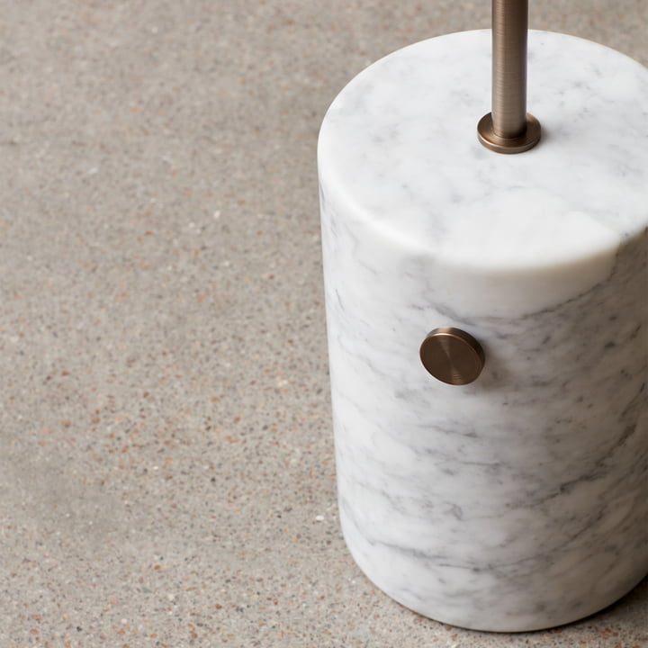 JWDA floor lamp, white marble / bronzed brass from Audo in detail