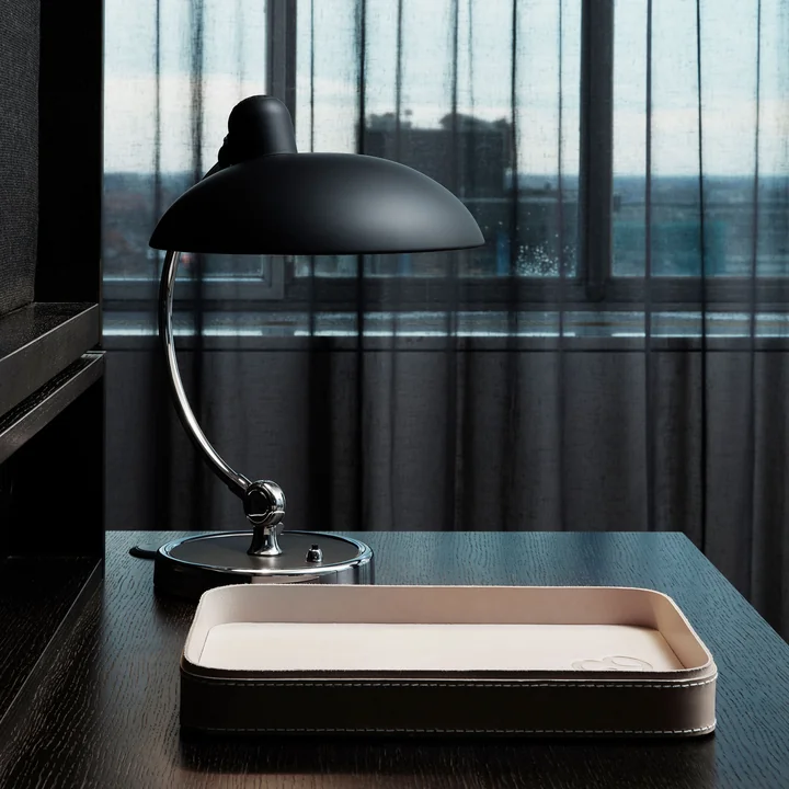 Timeless desk lamp