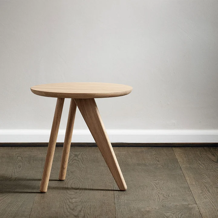 Fin Side table Ø 40 x H 40 cm from Norr11 in oak nature
