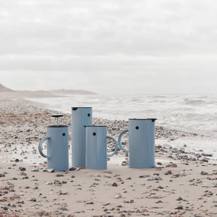 EM 77 from Stelton in cloud
