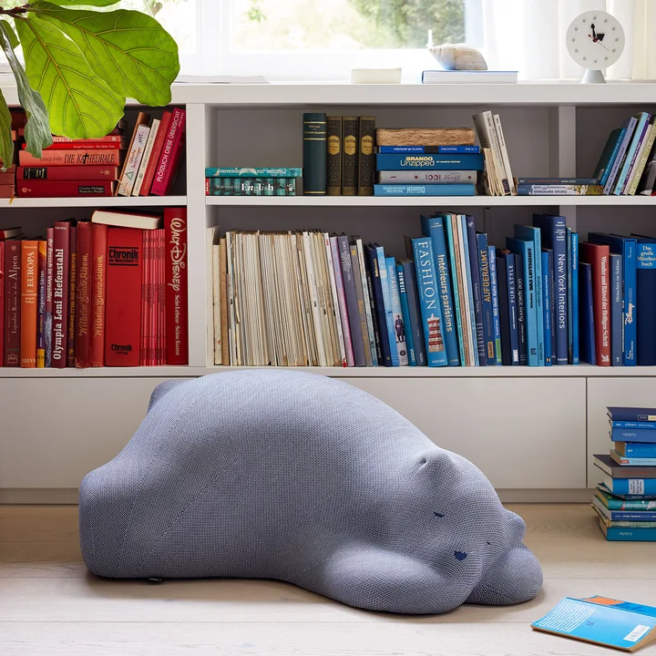Resting Bear by Vitra in blue
