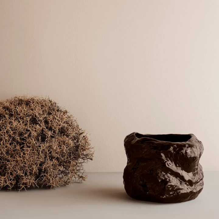 Tuck Plant pot Ø 29 x H 22 cm from Ferm Living in reddish brown