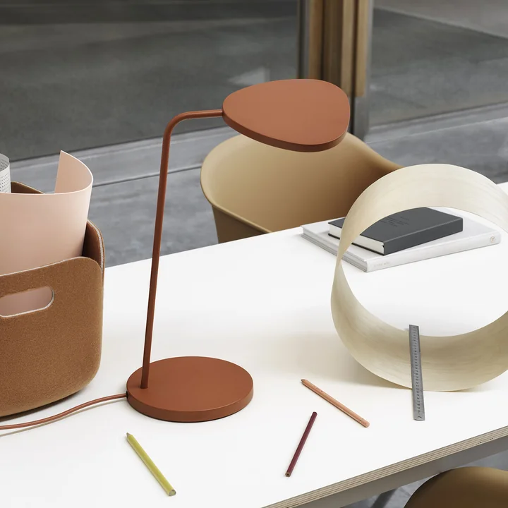 Leaf LED table lamp by Muuto in copper-brown
