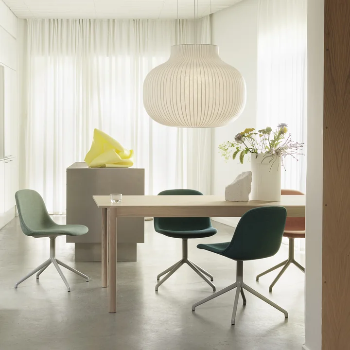 Strand Pendant lamp and Ridge vase from Muuto