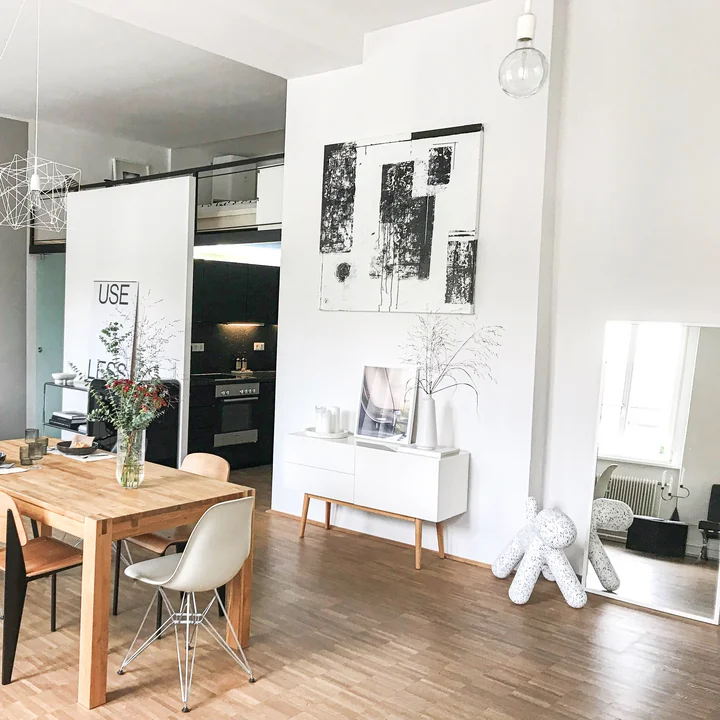 Dining room, blogger picture Tom Rosenberger