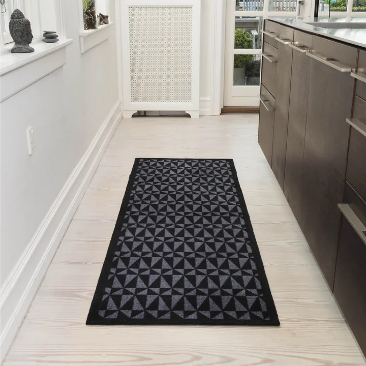 Graphic doormat 67 x 200 cm from tica copenhagen in black / grey