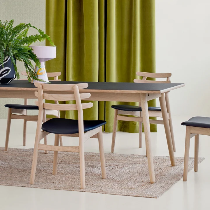 C35C dining table from FDB Møbler