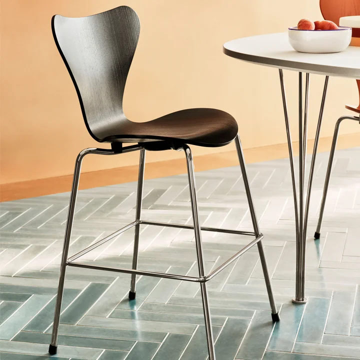 Series 7 Junior chair from Fritz Hansen in chrome / black