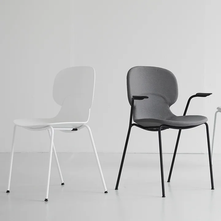 Combo chair by Eva Solo in black and white