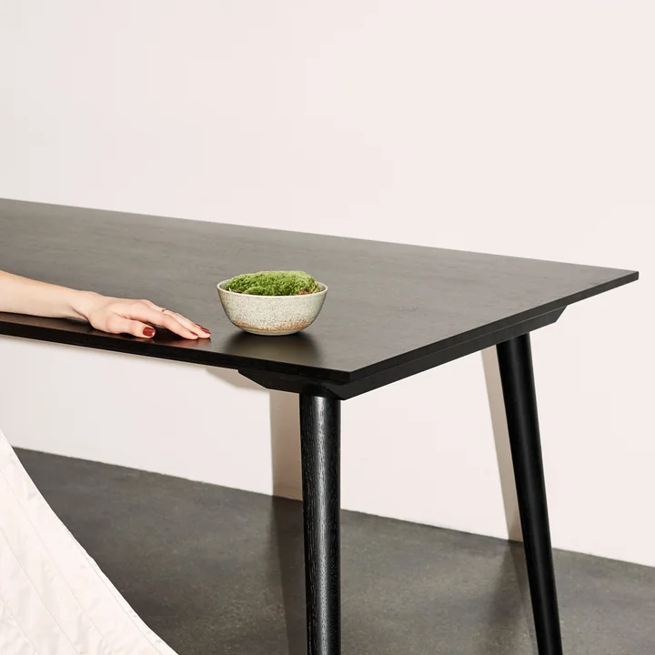 In Between Table SK5 & SK6 from & tradition