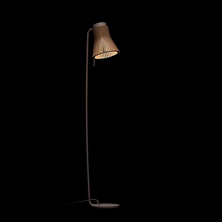 Petite 4610 floor lamp by Secto