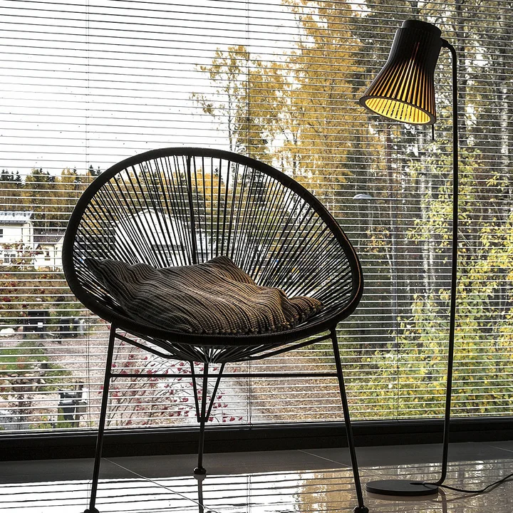 Petite 4610 floor lamp by Secto