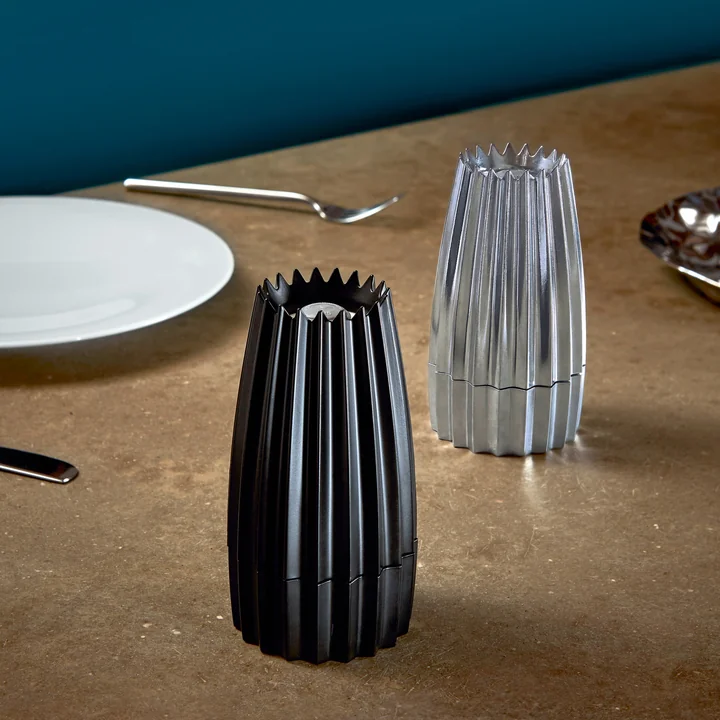 Grind salt / pepper and spice mill from Alessi in cast aluminum