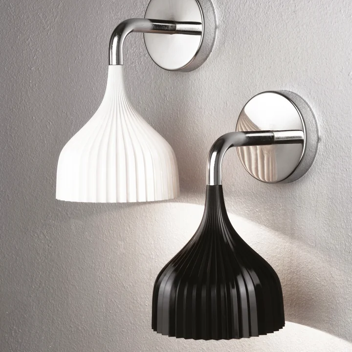 É Wall lamp, white / black from Kartell