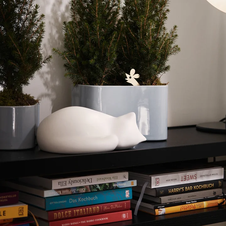 Resting Cat from Vitra in white