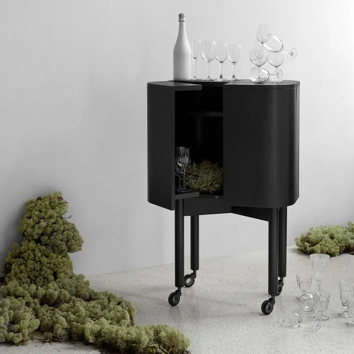 Loud bar trolley on wheels from Northern in black