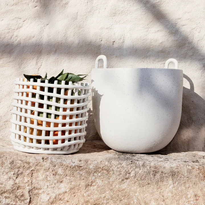 Speckle Plant pot and ceramic basket from Ferm Living in off-white