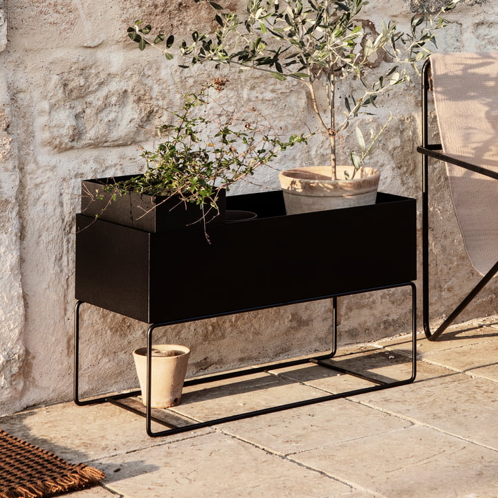 The large Plant Box from ferm Living in black