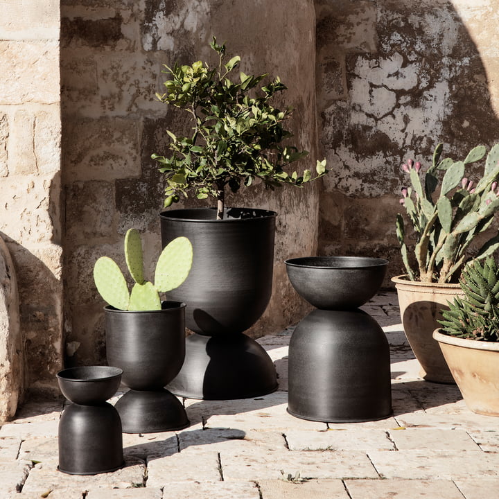 Hourglass Flower pot from ferm Living in different sizes