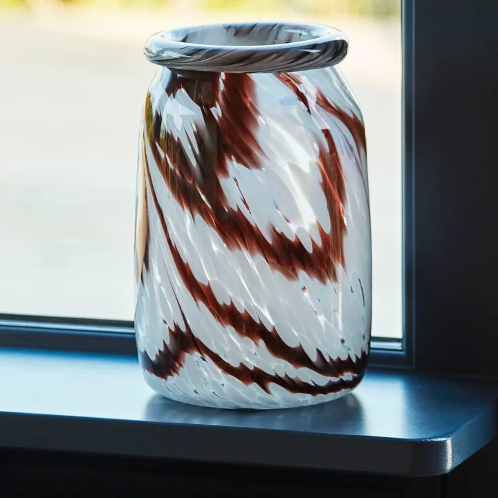 Splash Vase L, Ø 17,5 x H 27 cm, Coffee and white by HAY