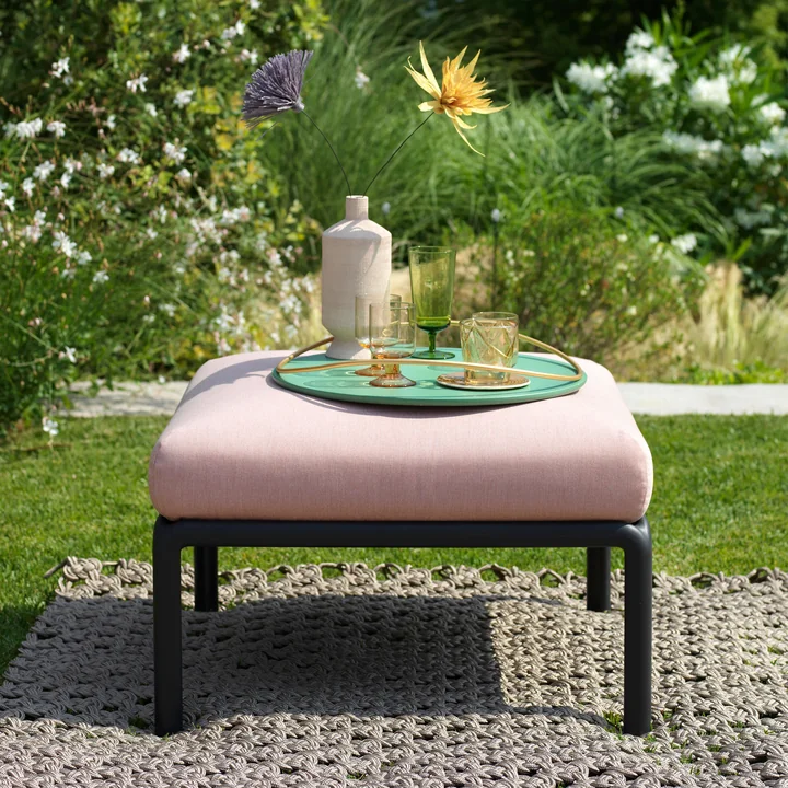 Komodo Pouf from Nardi in the garden