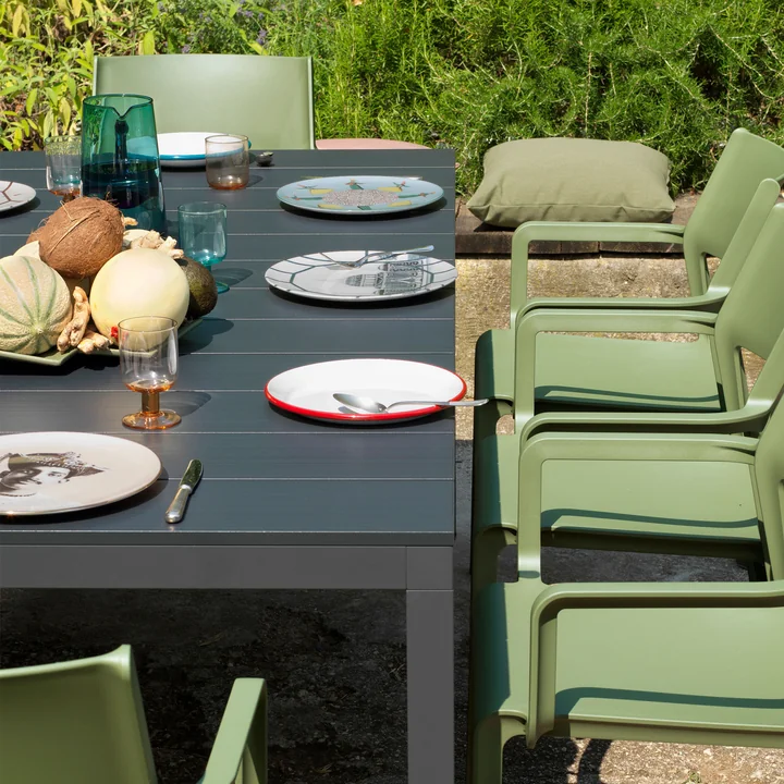 Rio table from Nardi in the garden