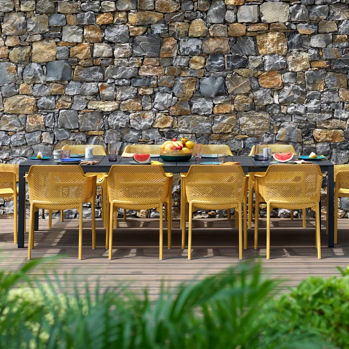 Rio table from Nardi in the garden