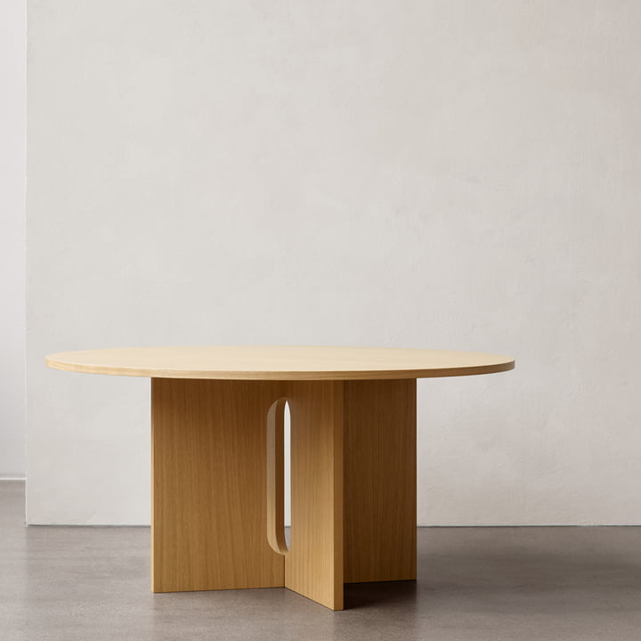 Androgyne Table, Ø 120 x H 73 cm, oak from Audo