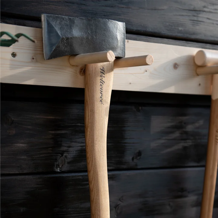 Splitting axe of Weltevree steel and ash