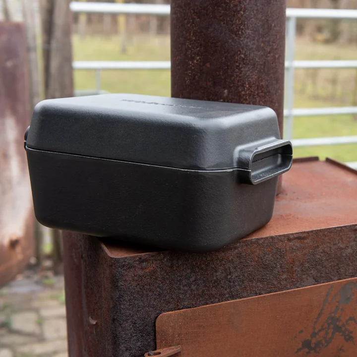 Cast iron oven pot from Weltevree