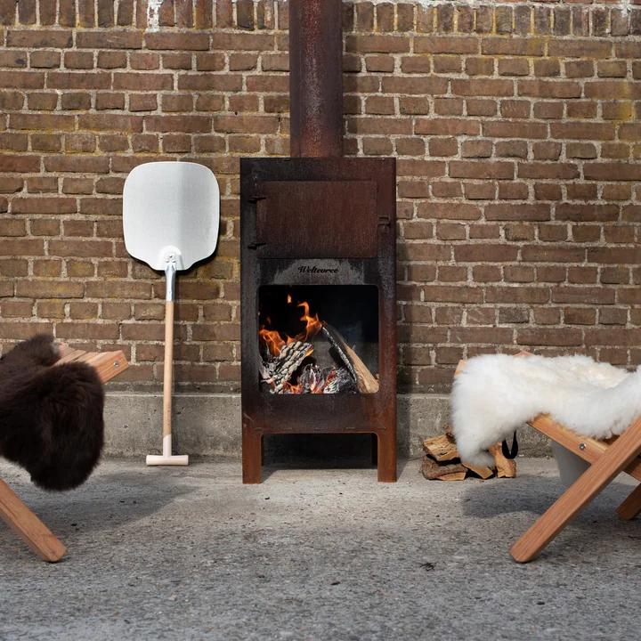 Pizza shovel from Weltevree in aluminium / pine