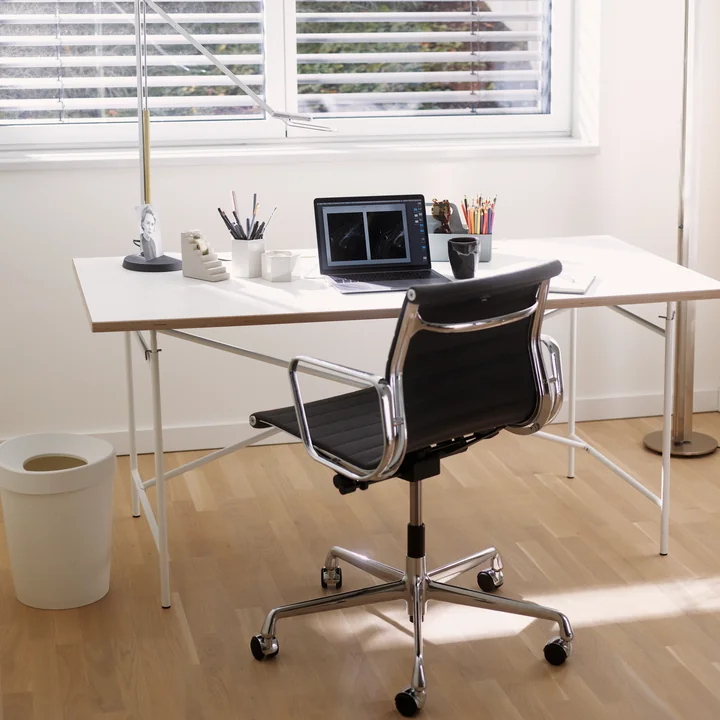 Vitra - Aluminium Group EA 117 Office chair, black