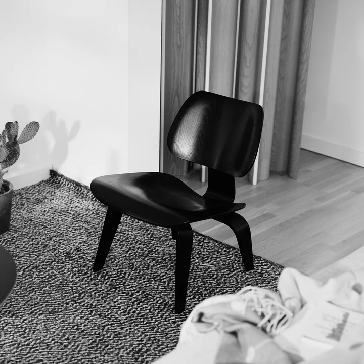 Vitra - Plywood Group LCW, black