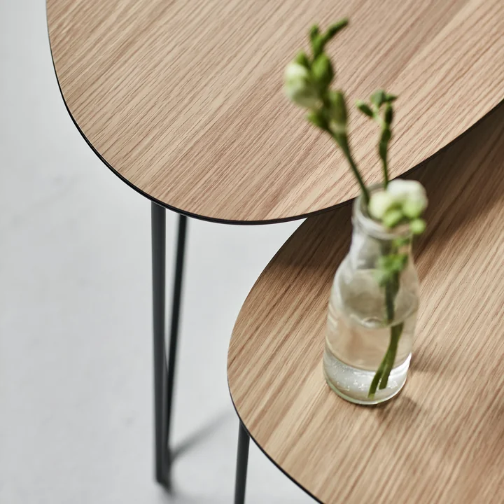 Curve Side table M, oak / black from Lind DNA