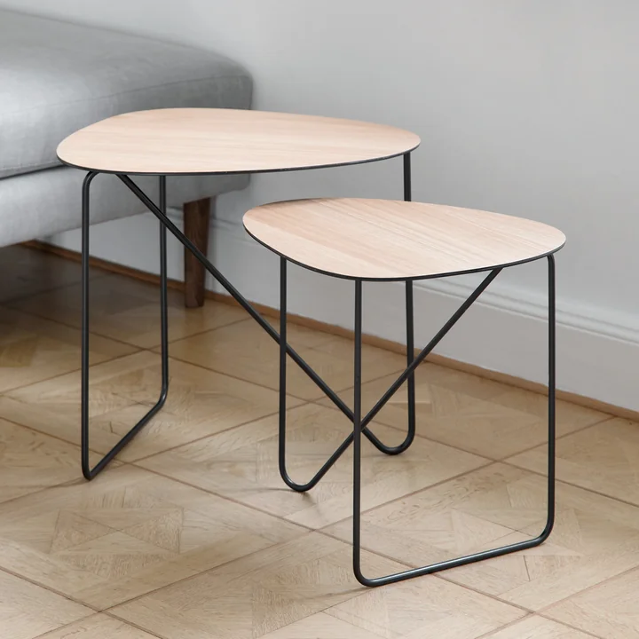 Curve Side table M, oak / black from Lind DNA